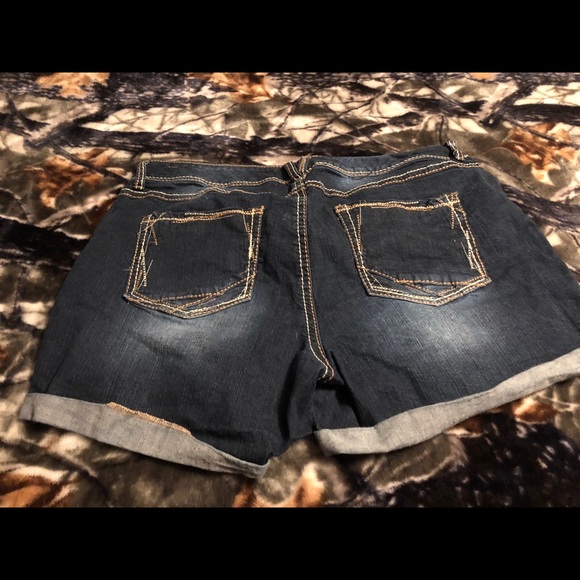 Maurice's Jean Shorts size 24 - Picture 2 of 3